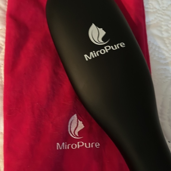 LIKE NEW! Never used MiroPure Enhanced Hair Straightener Brush w carrying bag - Picture 3 of 3
